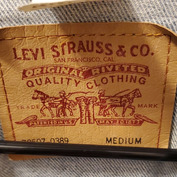 Levi's Light Blue Denim Jacket - Picture 2 of 10